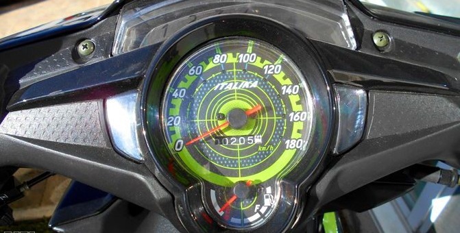 El cuentakilómetros de mi moto no sólo mide distancias